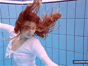 amazing hairy underwatershow by Marketa