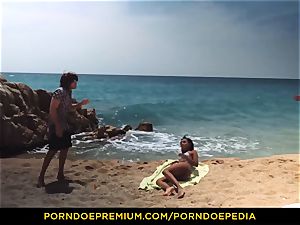 PORNDOE PEDIA super-sexy black honey beach fucky-fucky tutorial